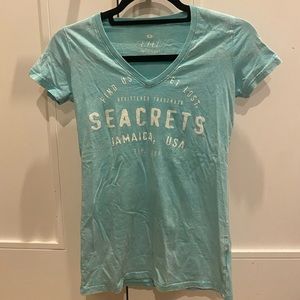 FINAL SALE 🔥 Seacrets USA - aqua v-neck t shirt